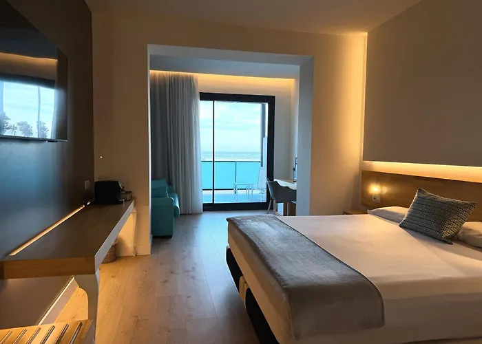 Hotel Brisamar Suites